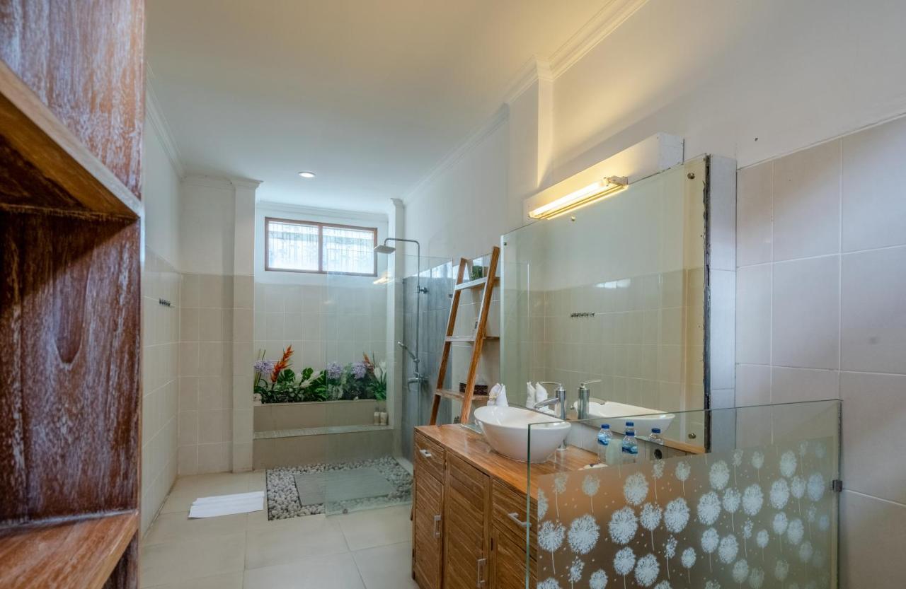 Villa Alleira Seminyak By Best Deals Asia Hospitality Kültér fotó
